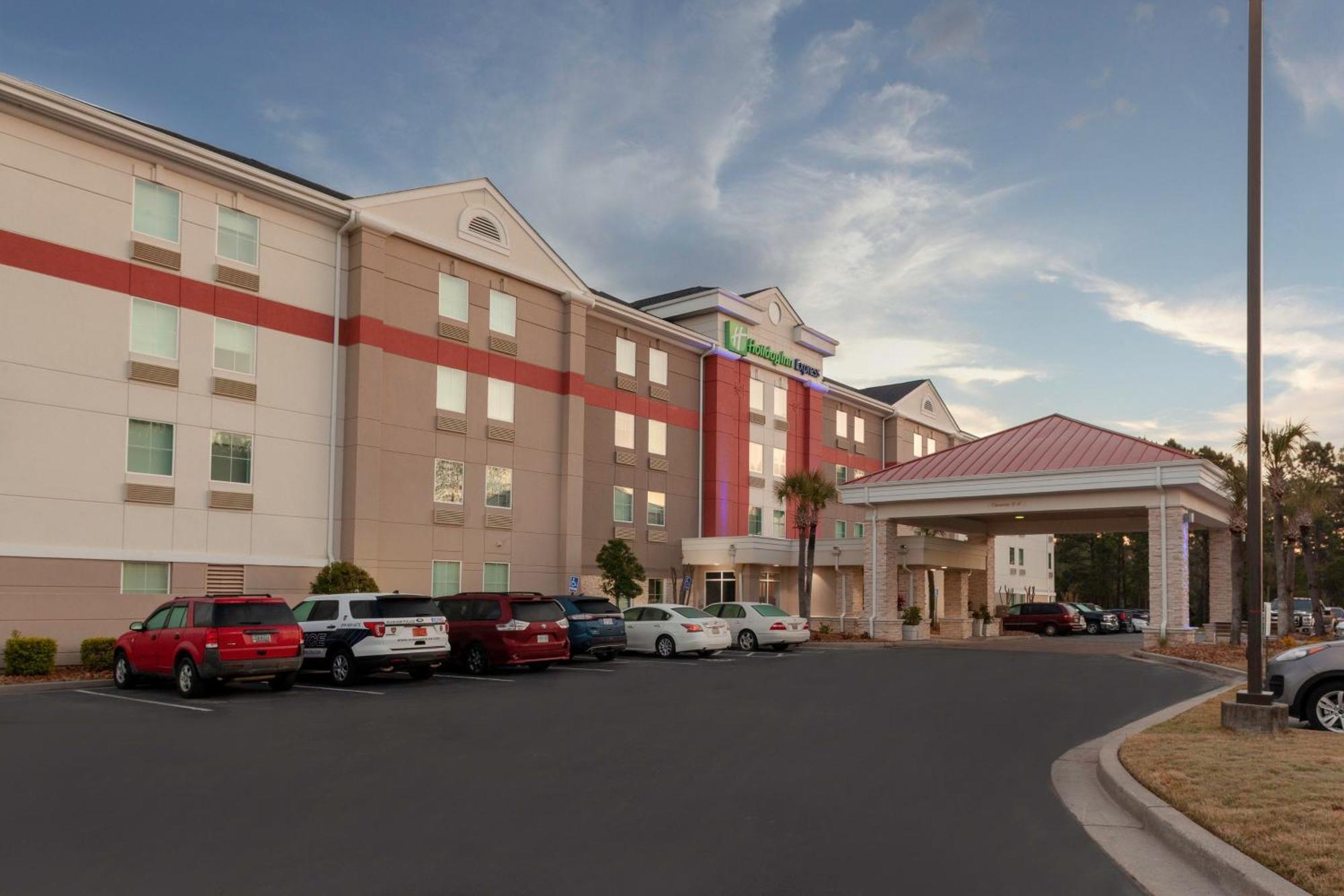 Holiday Inn Express Myrtle Beach-Broadway At The Beach By Ihg Екстер'єр фото